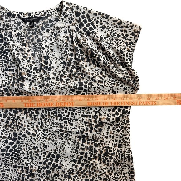 Banana Republic SS Print Dolman Blouse Medium Animal Spot Neutral Black Tan - Picture 2 of 6